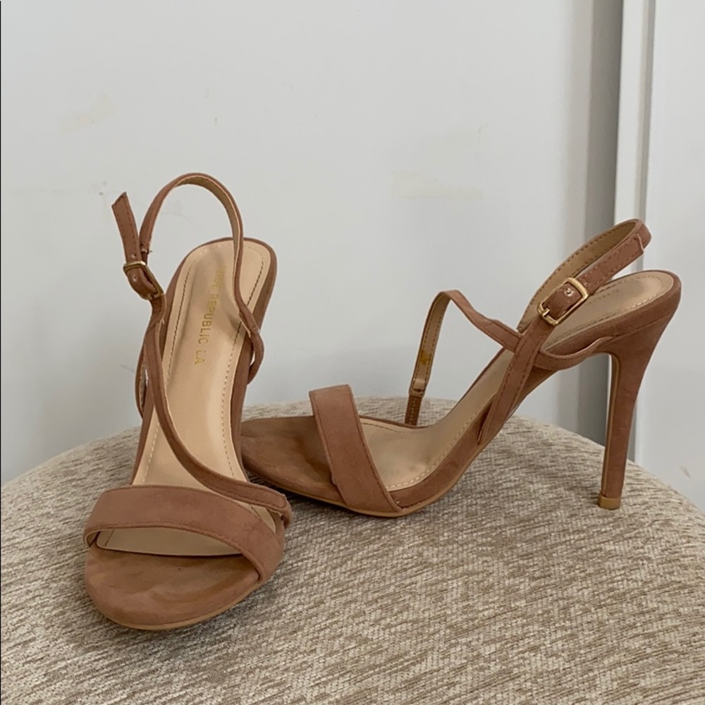 Taupe/tan heels from Shoe Republic LA - Picture 1 of 6